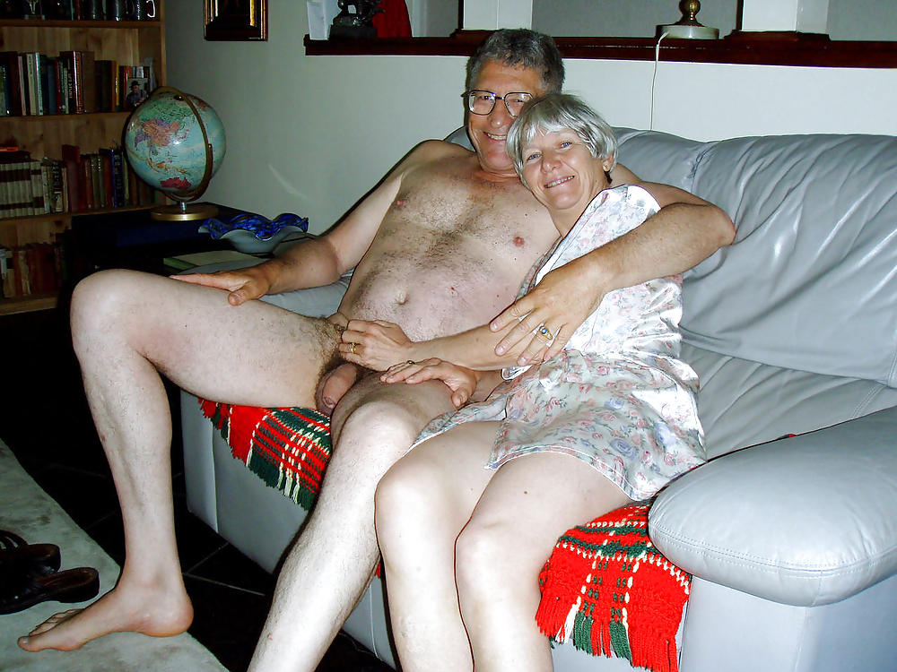 手に持ったペニス
 #13384894