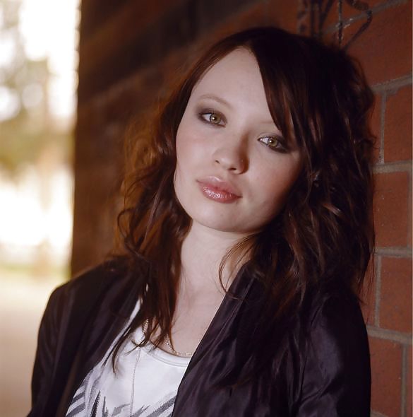 Emily Browning #21220939
