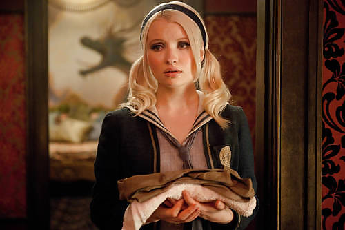 Emily Browning #21221003