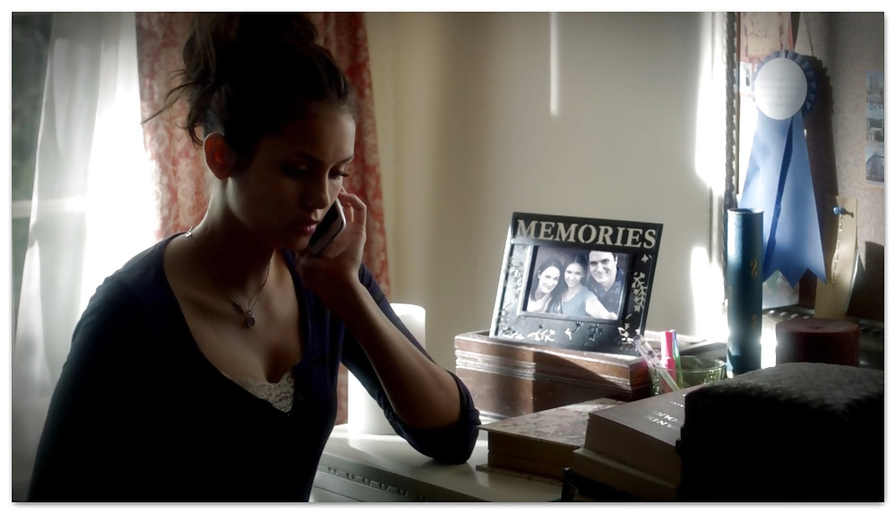 Nina Dobrev (les Vampire Diaries) #11296823