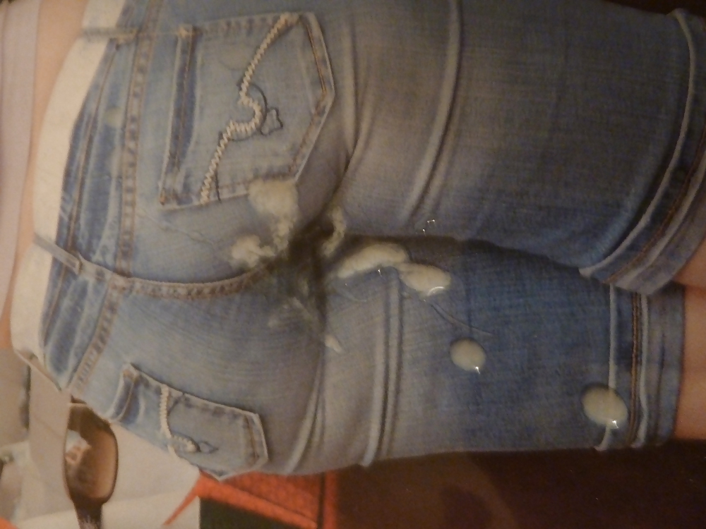 Culo stretto jeans con cumshot
 #14135772