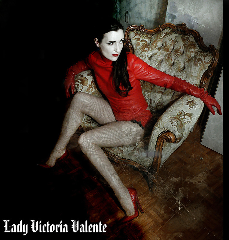 Lady victoria valente gambe e piedi
 #11821151