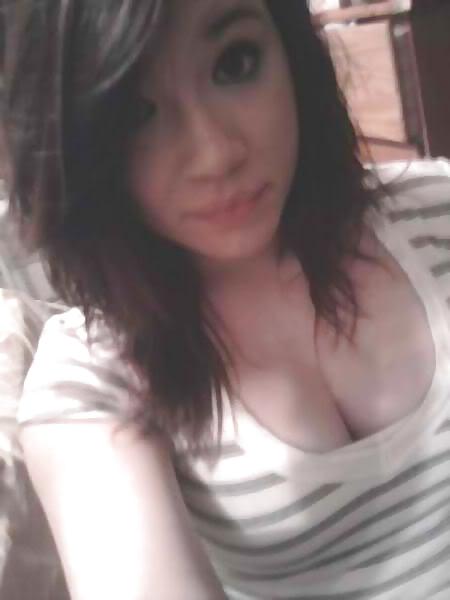 More Cleavage Babes From MeetMeMatch #9917384