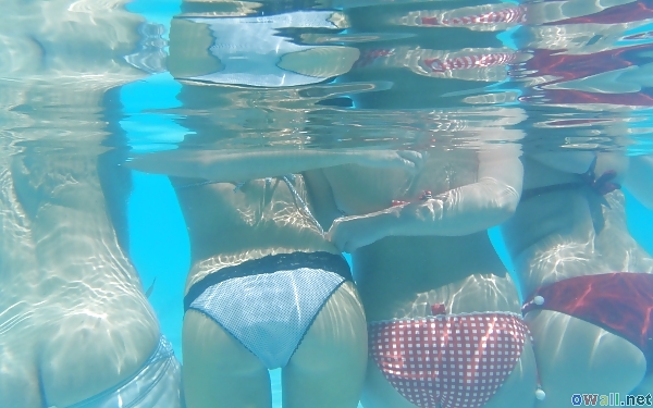 Ahnungslose Unterwasser-Pool Bilder #10638449