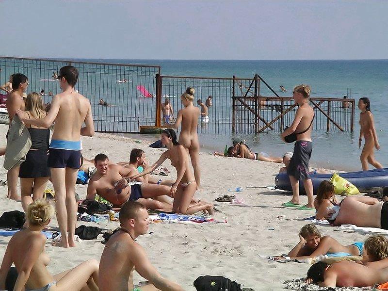 Sono un nudista da spiaggia
 #802973