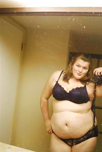 ぽっちゃりした女性 70
 #12962729