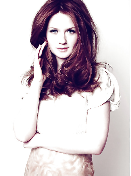 Bonnie Wright  #19322014