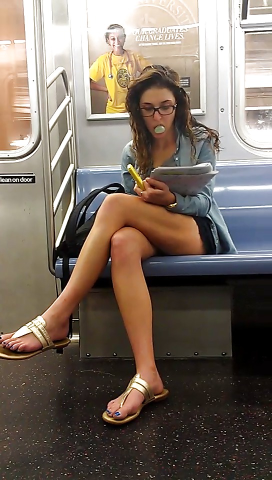 New York Subway Mädchen Kaugummi Blase Blasen Kauen #20939992