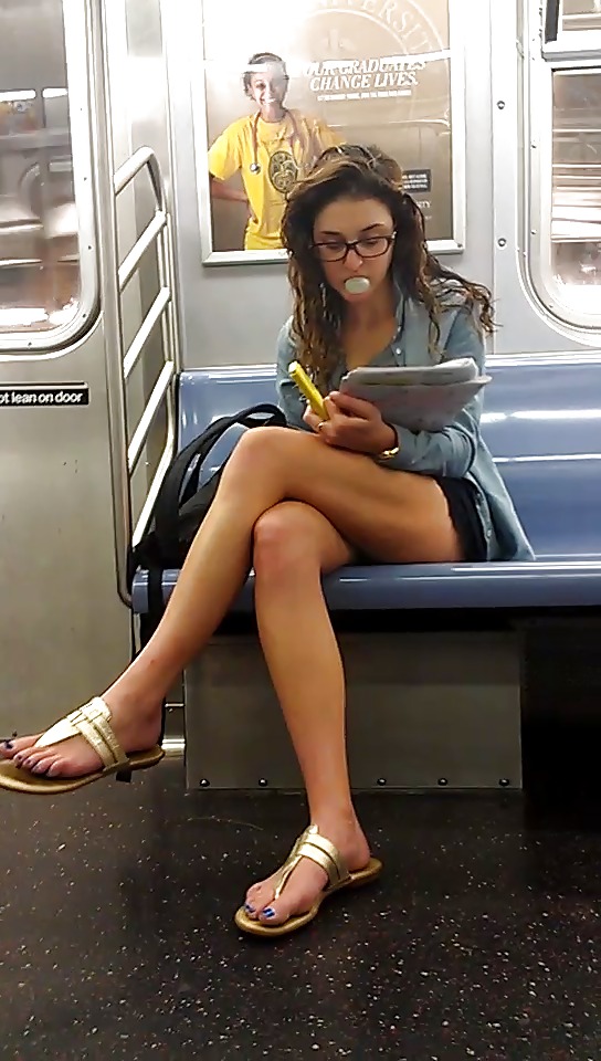 New York Subway Mädchen Kaugummi Blase Blasen Kauen #20940010