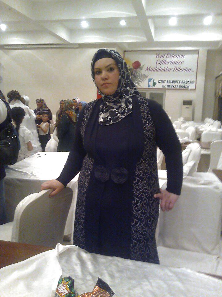 Hijab Arab Turc, Turban Portant Renouvellement Est éteint #18205186