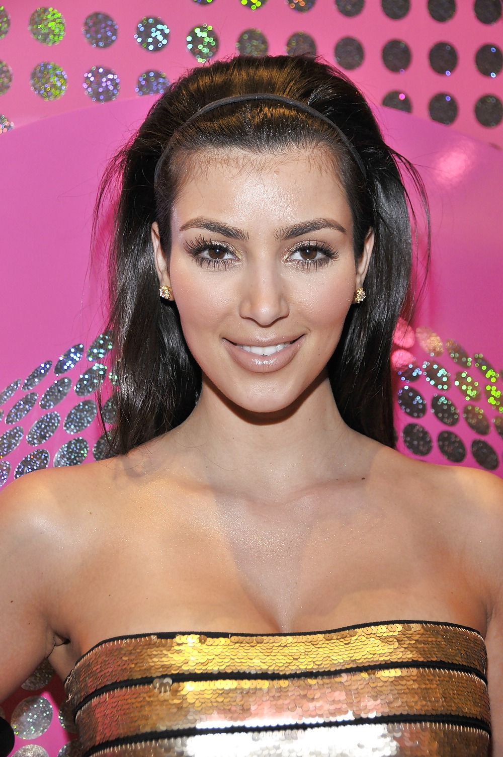 Kim kardashian partito di lancio heatherettes nuova linea di make-up
 #3517533