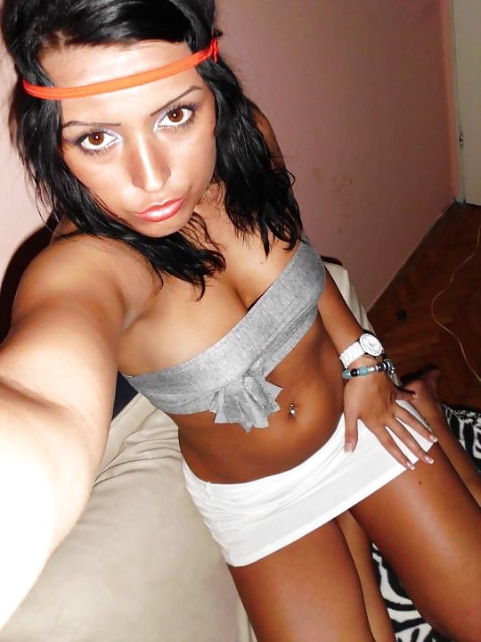 UNSCHULDSBLONDIE AROUND THE WORLD - SERBIAN #6005773