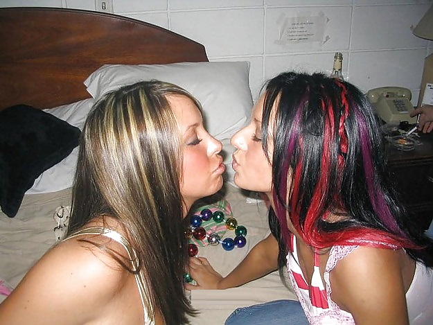 Las lesbianas se divierten parte 2.
 #21057219