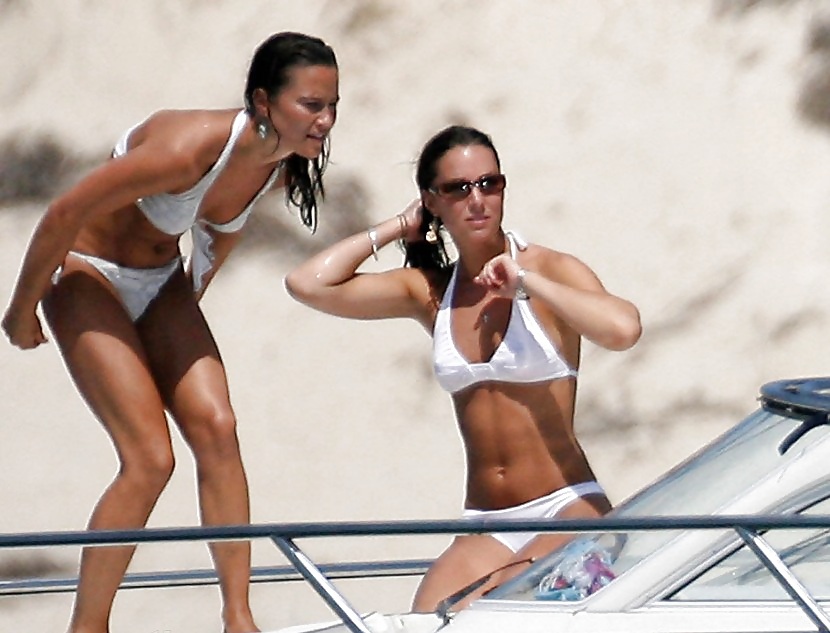 Pippa Middleton Oben Ohne Auf Einem Boot !! #3745966