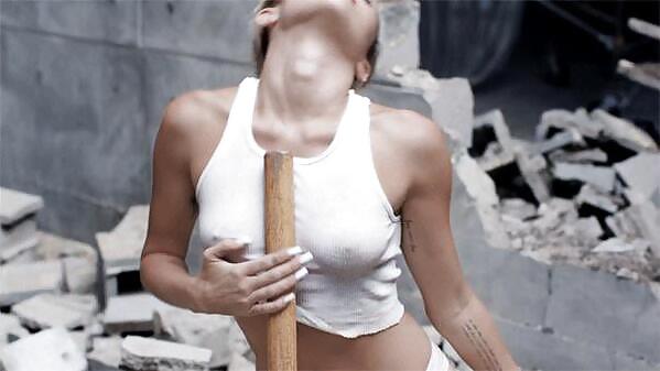 Sexe Miley Cyrus Nue Wrecking Ball Septembre 2013 #19763815