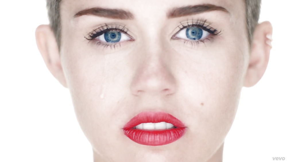 Sexe Miley Cyrus Nue Wrecking Ball Septembre 2013 #19763851