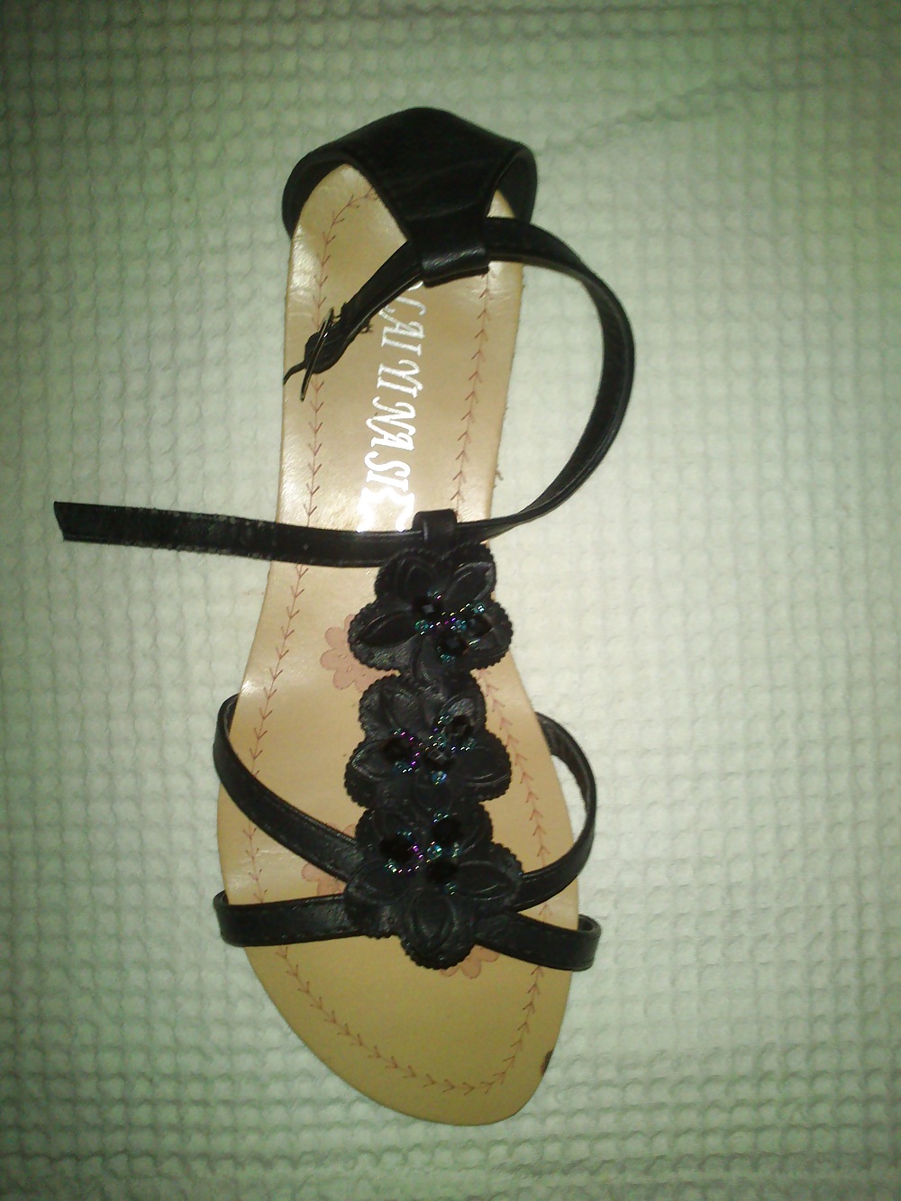 フラットサンダルでザーメン
 #21258065