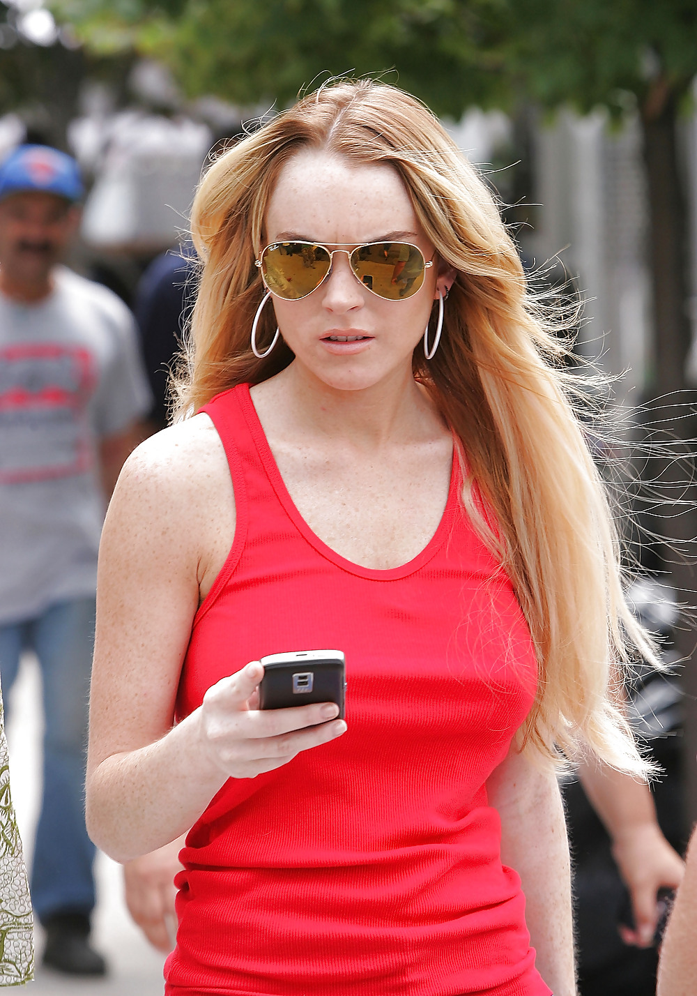 Lindsay Lohan on location for Ugly Betty in Queens #3651382