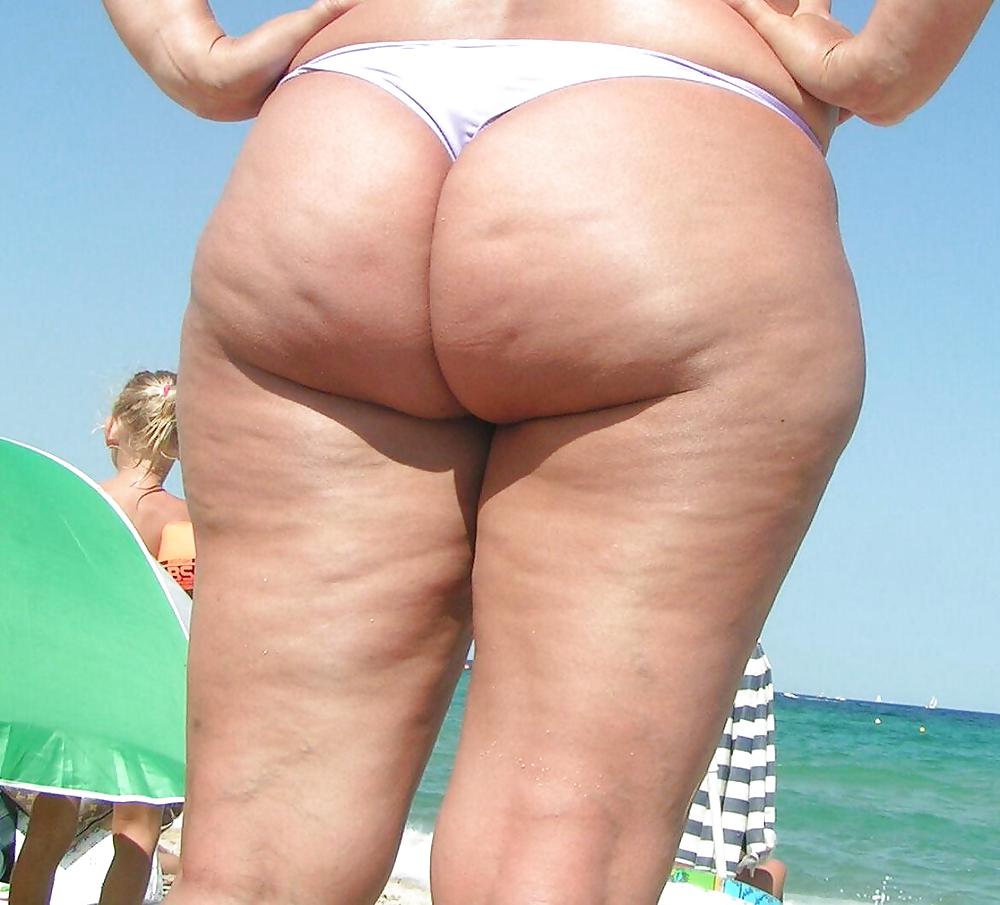Bawdy Wife colossal ass on the seaside