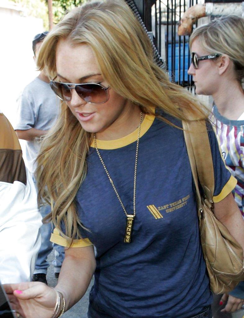 Lindsay lohan
 #10723428