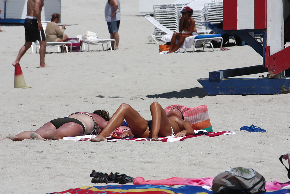 Miami Girls Looking Good