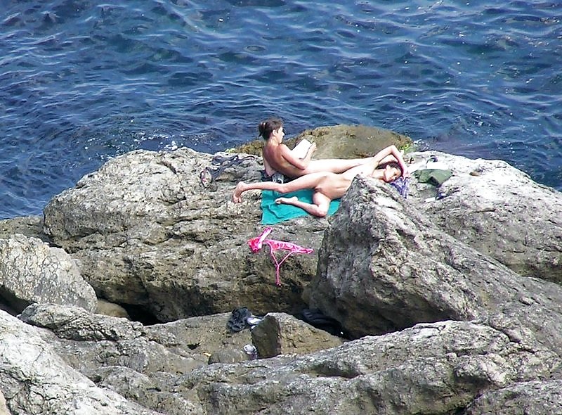 Ragazze della spiaggia nudista
 #2479457