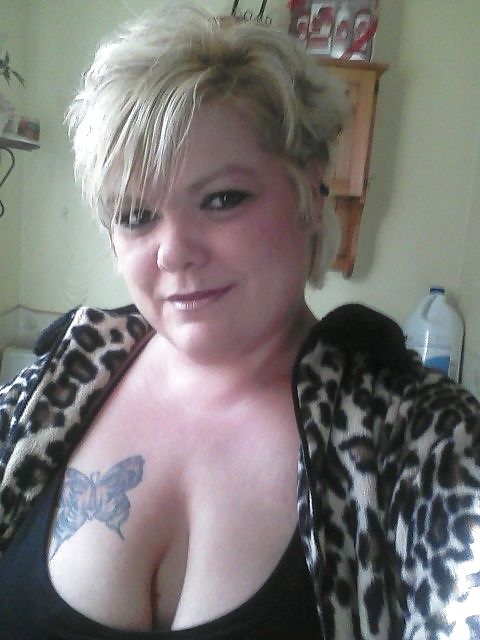 Ample titties with a tato 