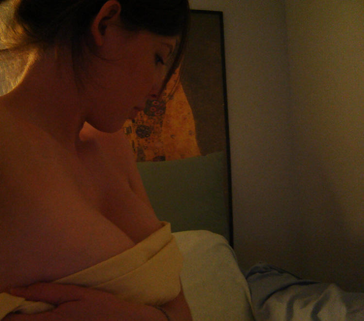 Amateur 12 #19349683