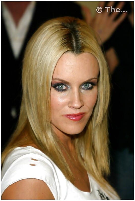 Jenny mccarthy
 #6667759