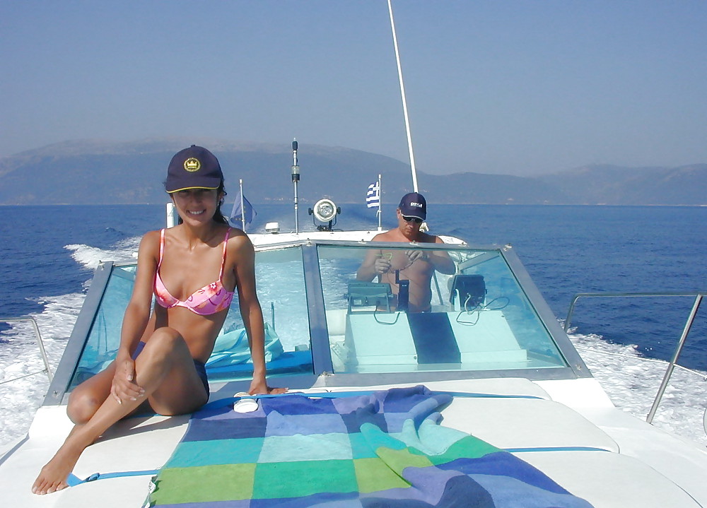 Laura in vacanza in Grecia #9767233