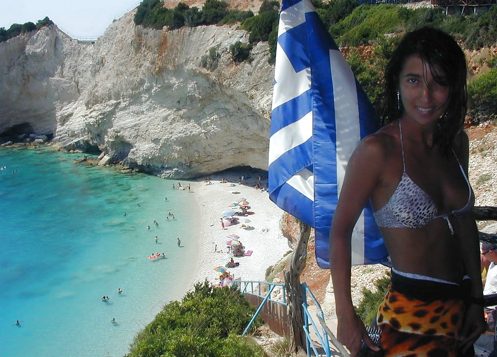 Laura in vacanza in Grecia #9767335