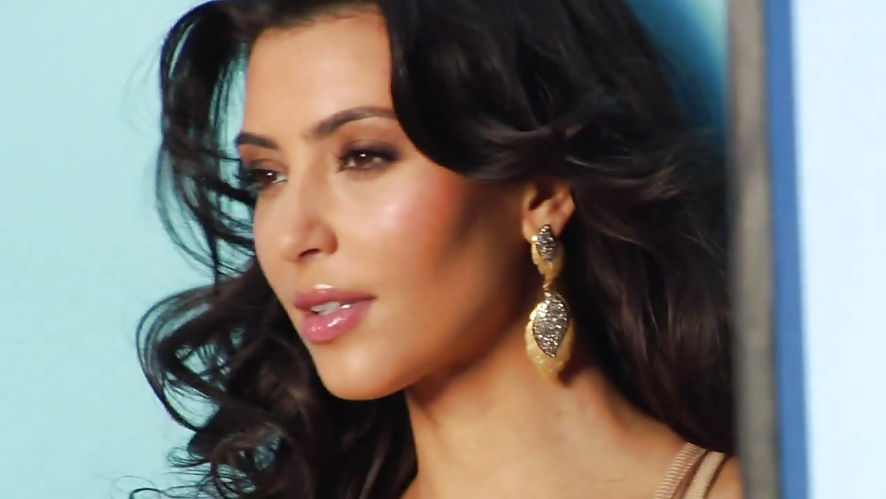 Kim Kardashian Cosmopolitan Magazine Photoshoot Video #2632324