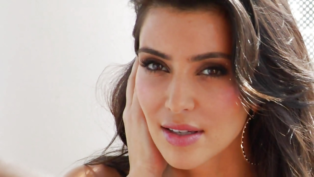 Kim Kardashian Kosmopolitische Zeitschrift Foto-Shooting Video #2632341