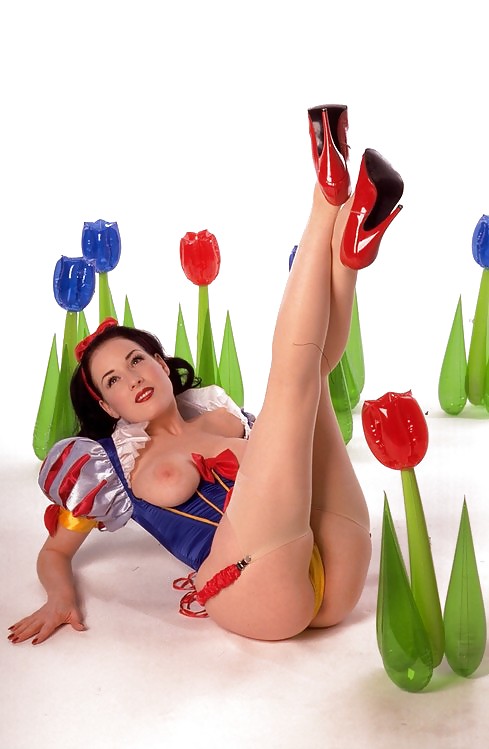 Dita Von Teese as Snow White! #8282871