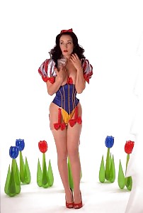 Dita Von Teese as Snow White! #8282879