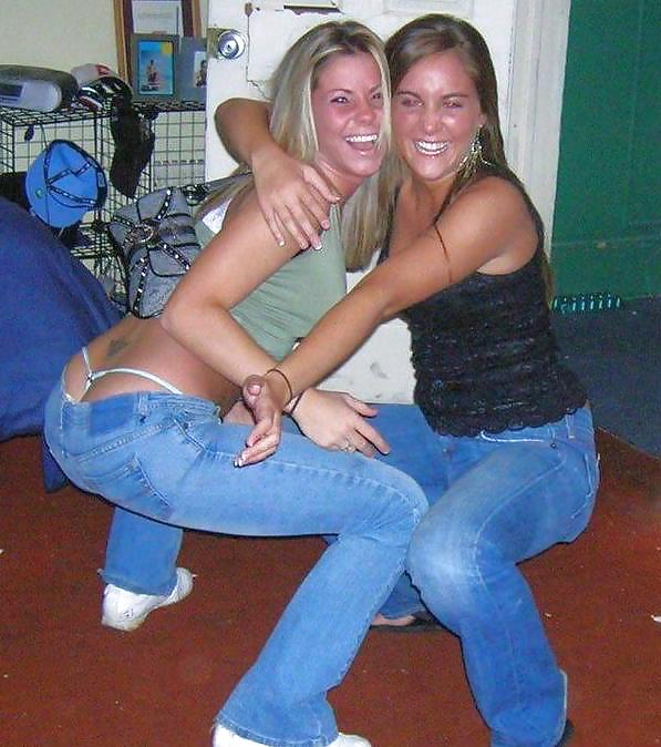 Geile Hintern Geile Girls zeigen sich von hinten  #9750621