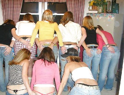 Geile Hintern Geile Girls zeigen sich von hinten  #9750637