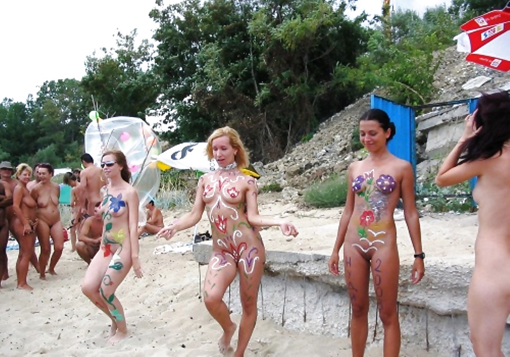 Fiesta nudista y eventos con chicas calientes
 #10298695