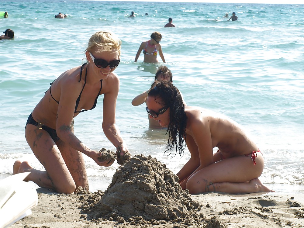 voyeur della spiaggia
 #13397075