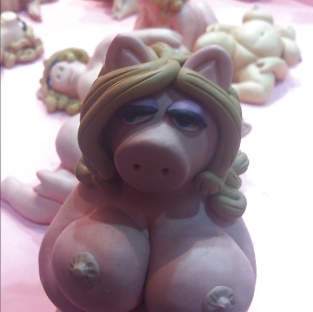 Miss Piggy , arte porno bbw di emilio rangel
 #18627666