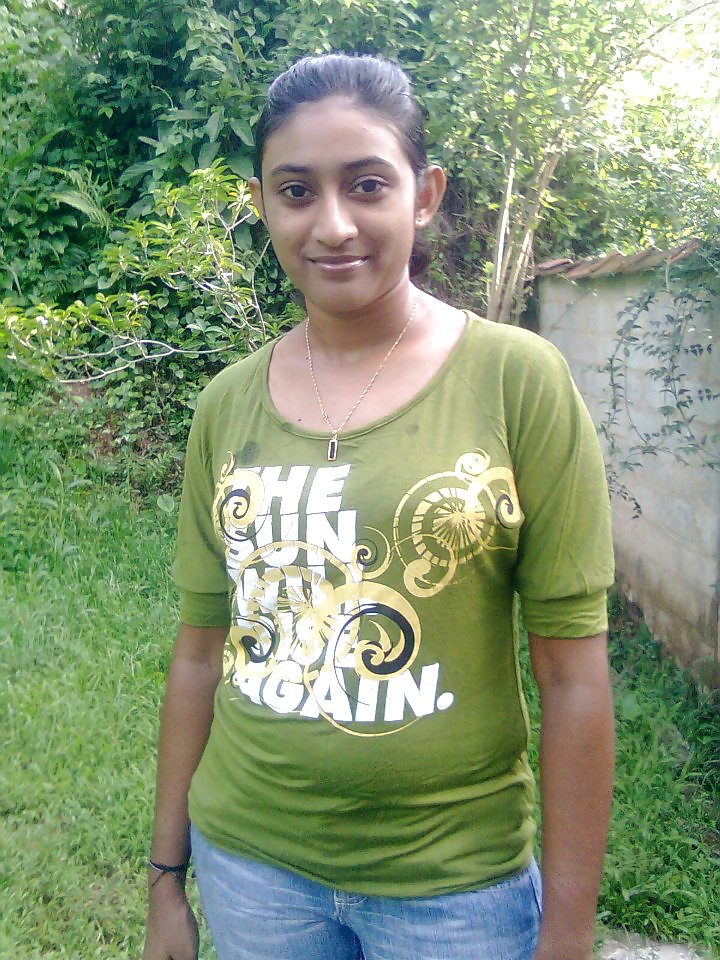 Srilankische Facebook Mädchen #17023315