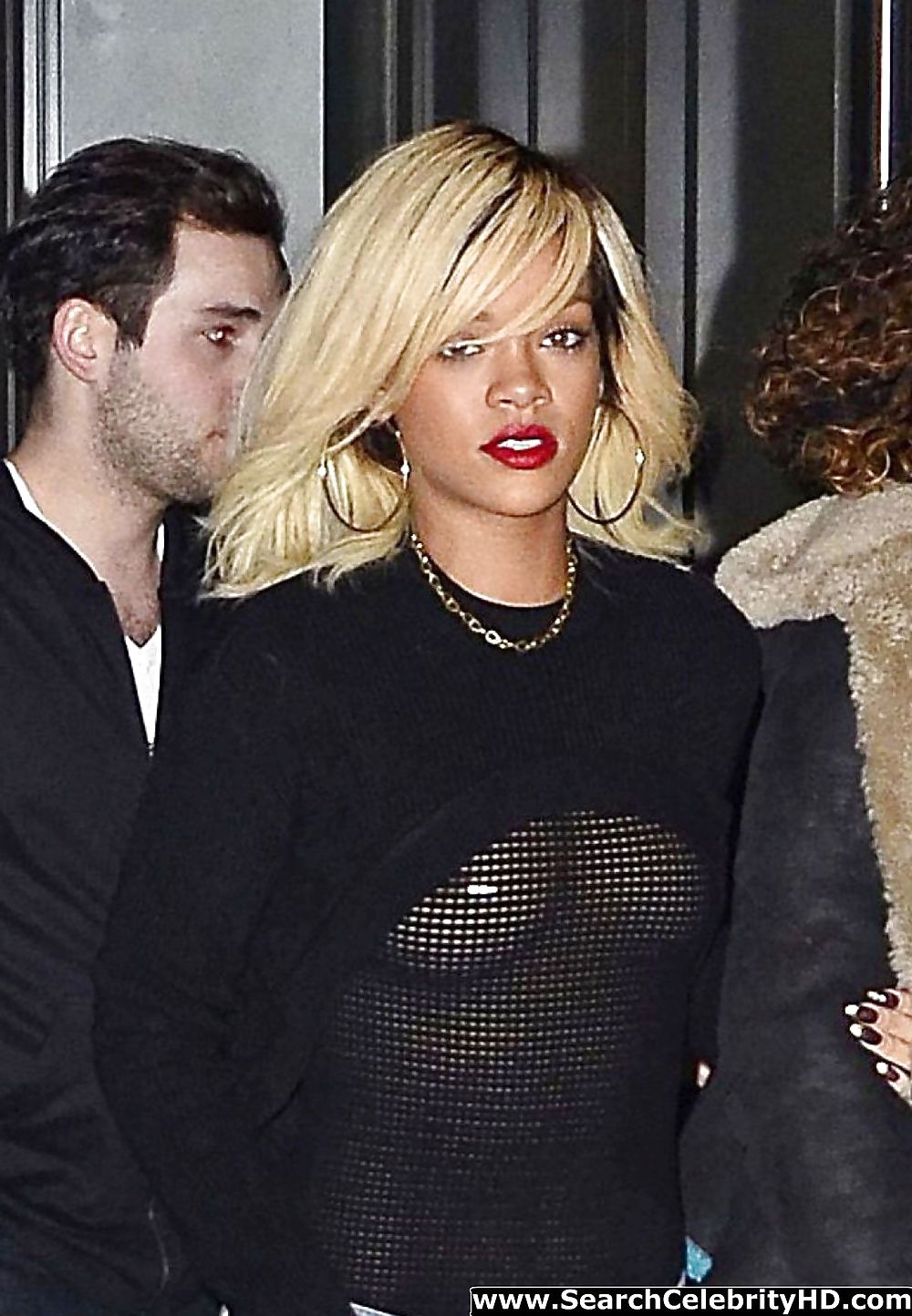 Rihanna - senza reggiseno see-through candids in new york
 #15251216