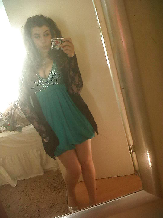 Paki gyal
 #10416704