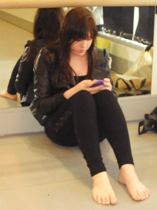 Girl Toes 7 #9577388
