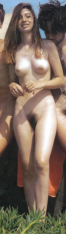 Nudisti naturisti pubblico all'aperto flash #2
 #4673990