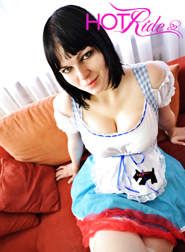 Dirndl #14009197