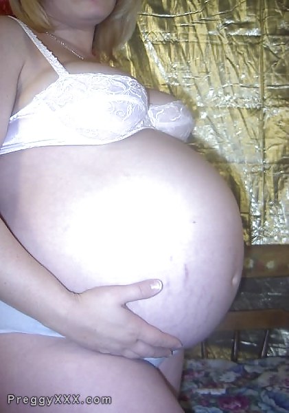 Rubia embarazada
 #3895812