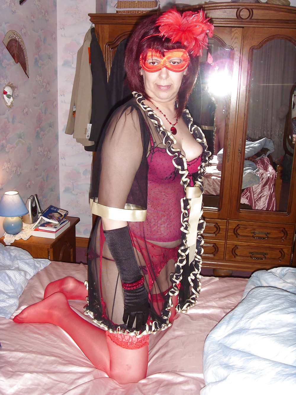 Femme Sexy Dans Des Bas Chauds Rouges #719452