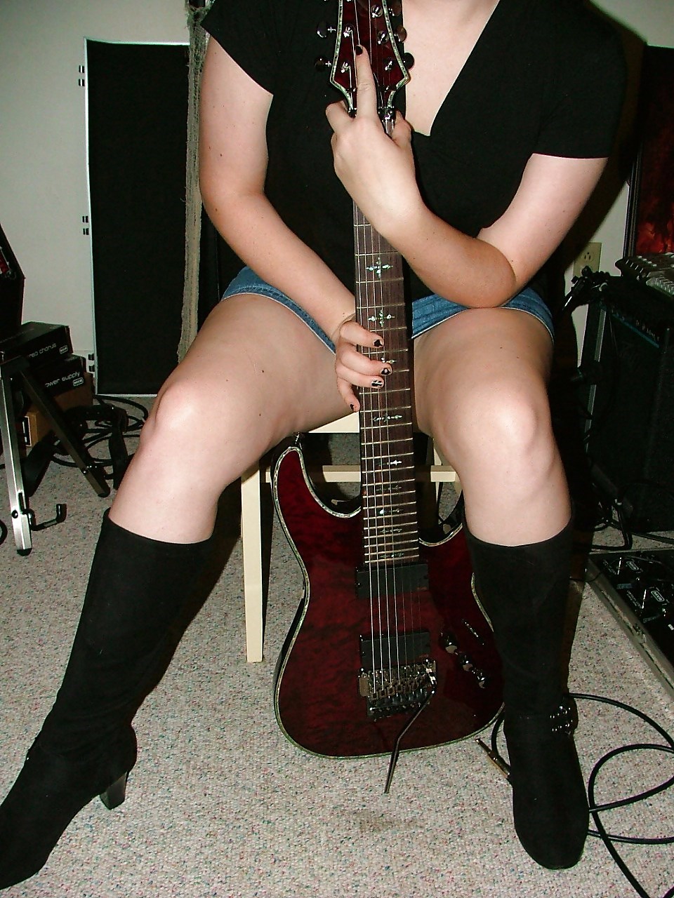 Sexy Ex-femme Avec Ma Guitare (montrant Ses Grandes Lèvres De Sa Chatte) #20065291