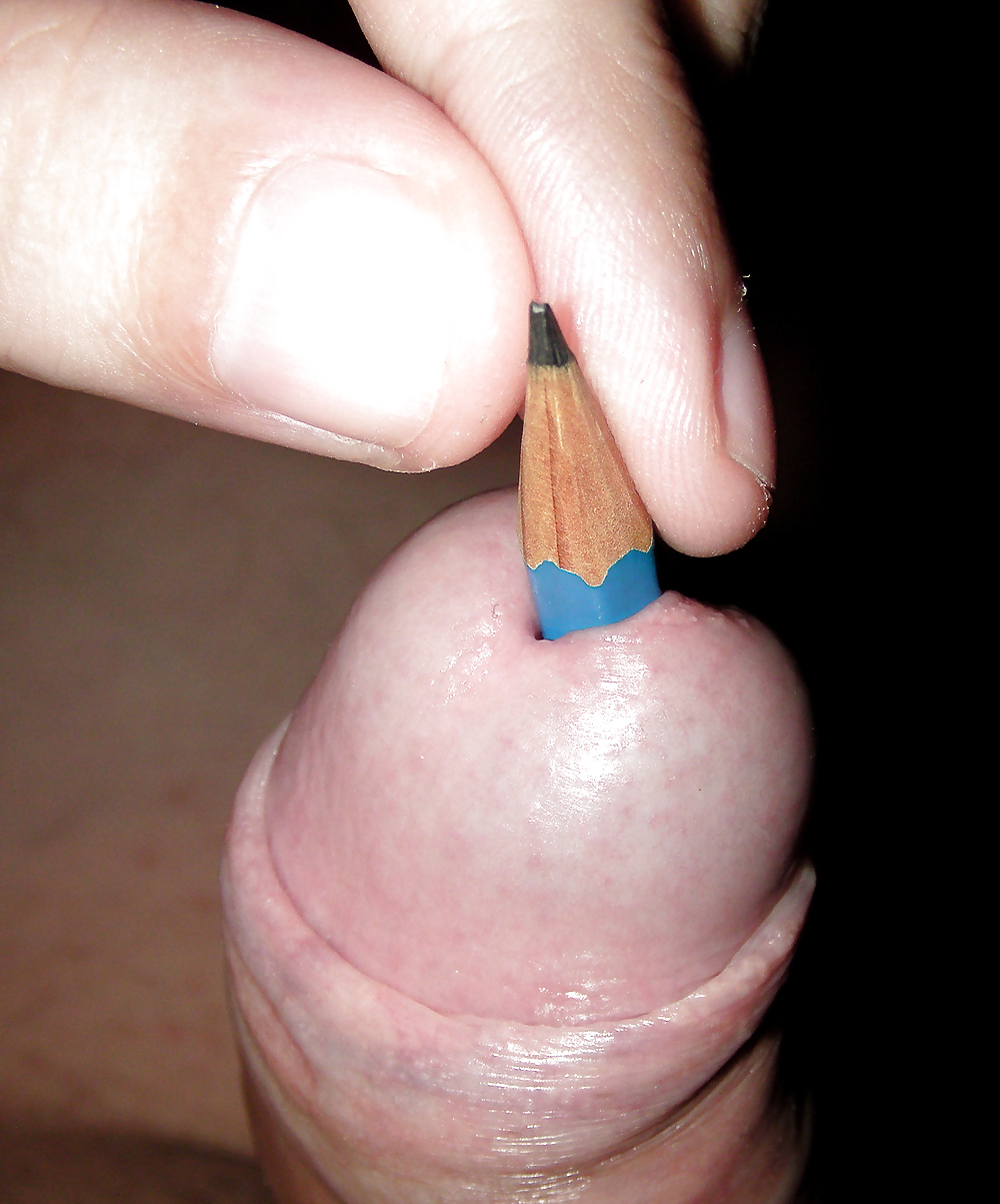 ¡Lápiz empujado profundamente en mi agujero de la polla!
 #12055404